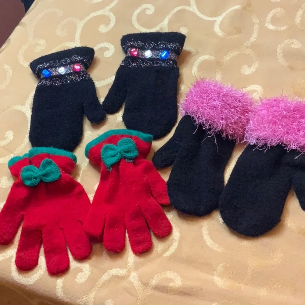 Mittens 5 pairs